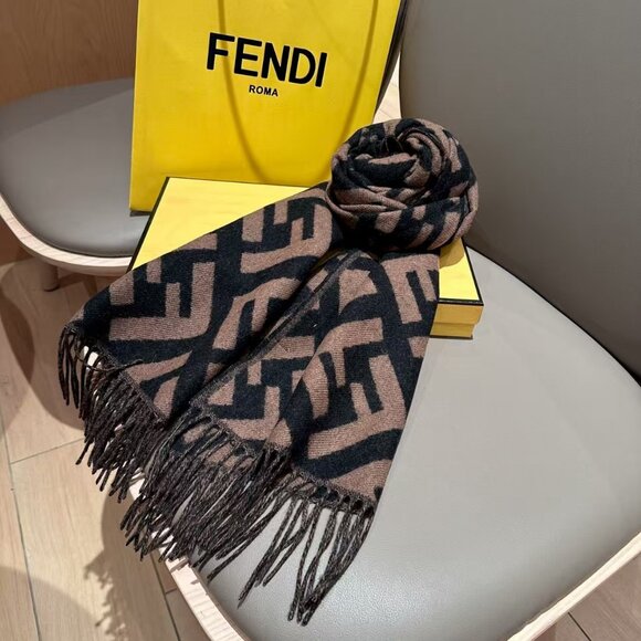 REVERSIBLE FENDI SCARF WRAP - Picture 4 of 5